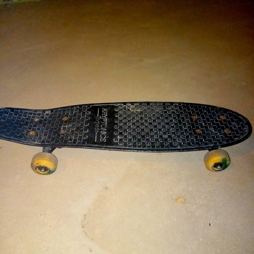 Mini skate board
